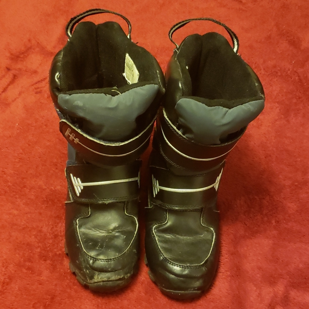 Boys snowboots size 1